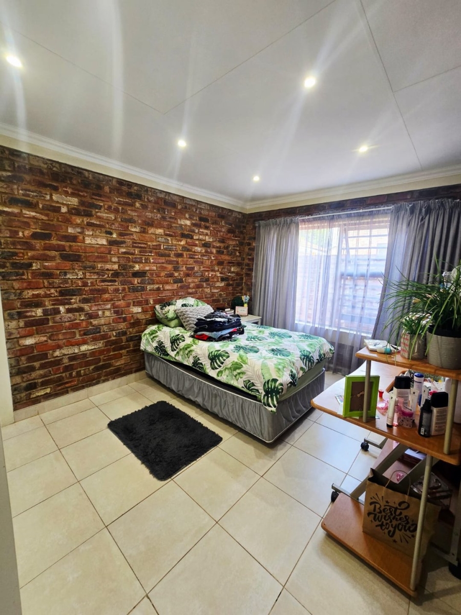 2 Bedroom Property for Sale in La Hoff North West